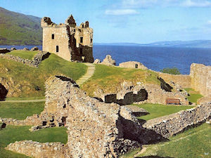 Loch Ness & Urquhart Castle Ruins